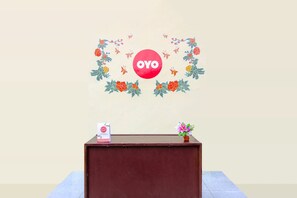Reception - OYO Life 1643 Grand Monica (Depok)