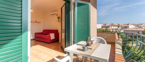 تناول الطعام بالخارج