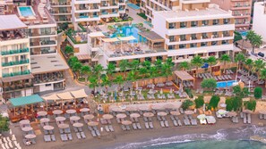 Sun-loungers, beach towels - Akasha Beach Hotel & Spa (Hersonissos)