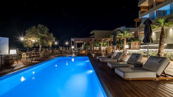 2 piscinas al aire libre, cabañas de piscina gratuitas, sombrillas