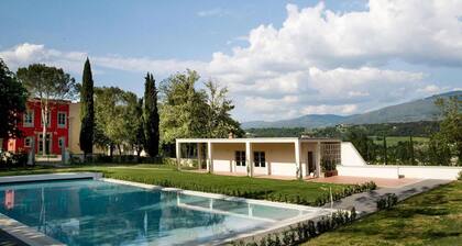 Apartment in Tuscany with Large Pool