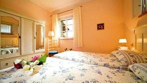2 habitaciones, cuna de viaje y wifi gratis 