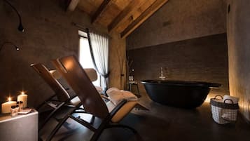 Suite Luxury, idromassaggio (Duplex) | Vasca da bagno a immersione totale