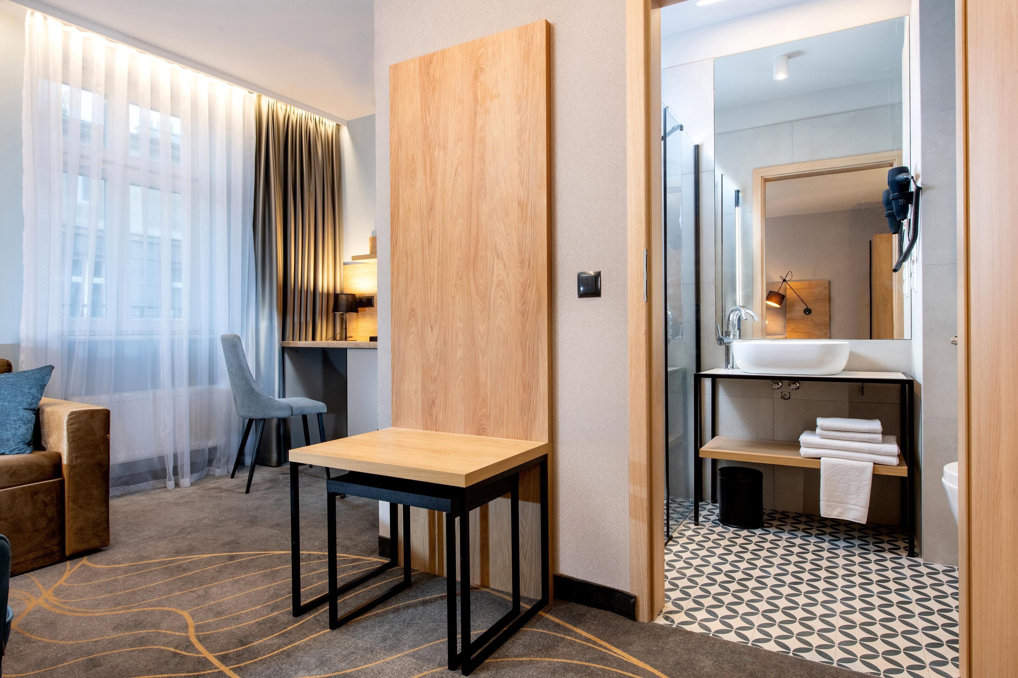 deluxe room | bathroom | free toiletries, hair dryer, towels, soap