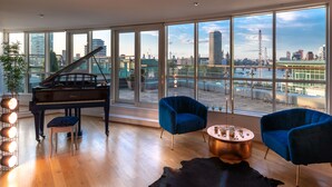 Unclassified image, 3 of 27, button - Deluxe Xxl Dream City Penthouse (London)