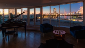 Unclassified image, 4 of 27, button - Deluxe Xxl Dream City Penthouse (London)