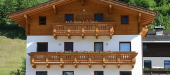 Chalet in Neukirchen near Wildkogel Arena