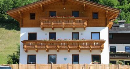 Chalet in Neukirchen bei Wildkogel Arena