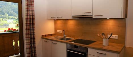 Réfrigérateur, four, plaque de cuisson, lave-vaisselle