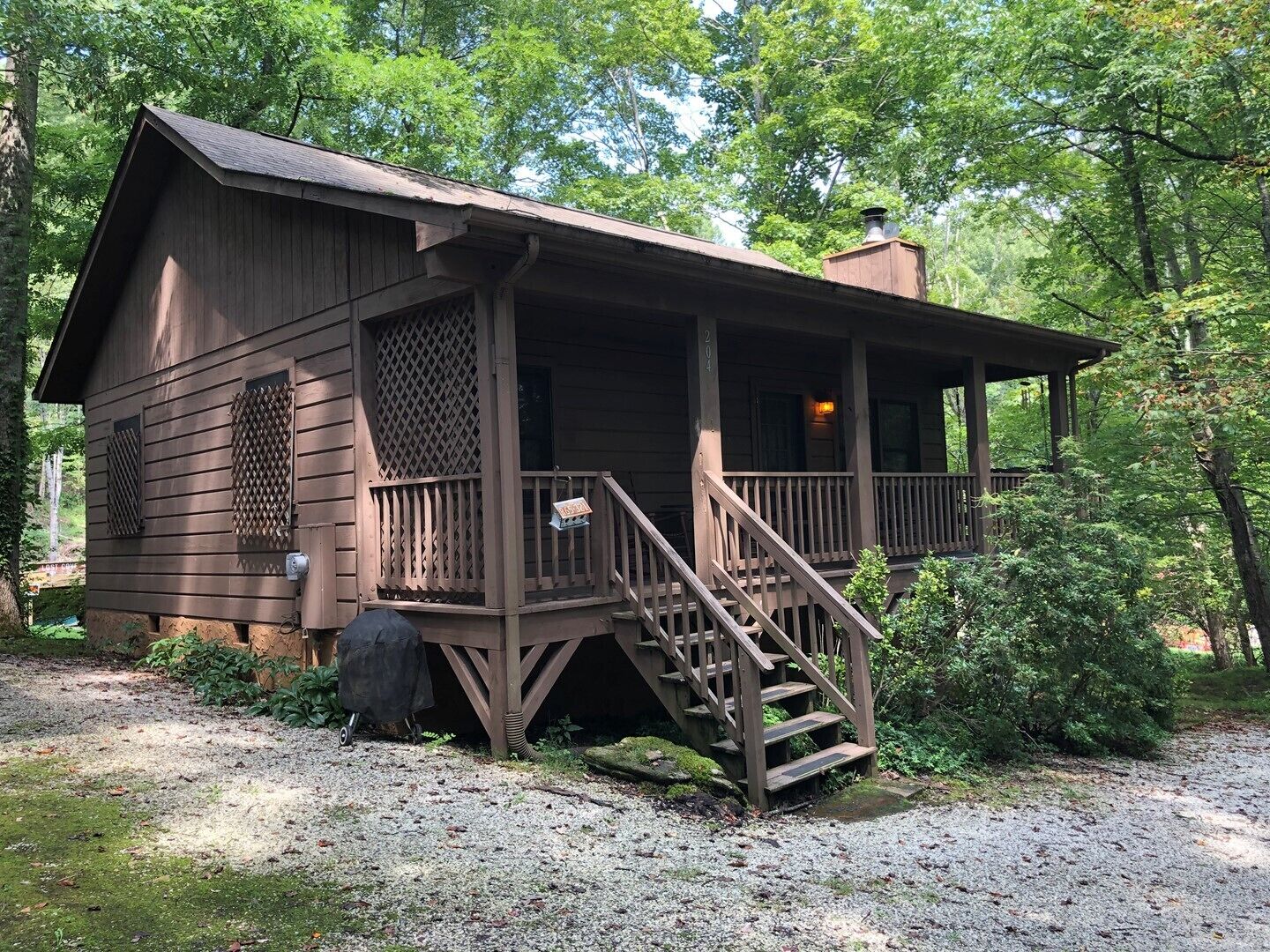 Adventure Cabin 1  - Central heat/AC, WiFi, wood fireplace.