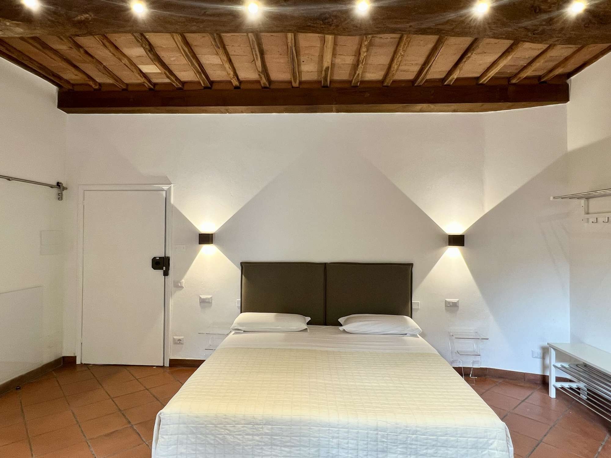 1 bedroom, desk, iron/ironing board, WiFi