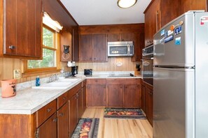 Fridge, microwave, oven, stovetop - Skyview Cabin - Spectacular View, 2 BR, 2 1/2 BA, Brand New Hot Tub, Firepit (Maggie Valley)