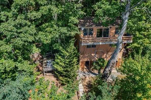 Exterior - Skyview Cabin - Spectacular View, 2 BR, 2 1/2 BA, Brand New Hot Tub, Firepit (Maggie Valley)