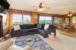 TV, fireplace - Skyview Cabin - Spectacular View, 2 BR, 2 1/2 BA, Brand New Hot Tub, Firepit (Maggie Valley)