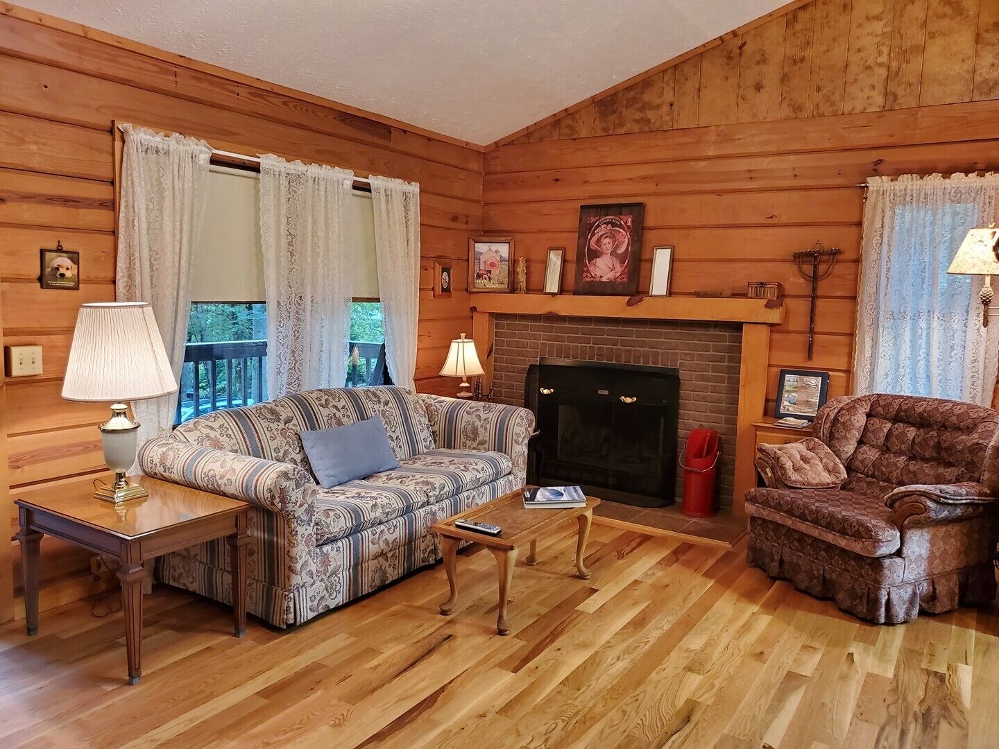 Adventure Cabin 2  - Central heat/AC, WiFi, wood fireplace