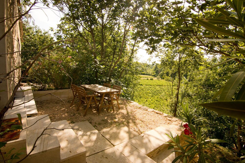 The Bergerie in old farmhouse, very quiet