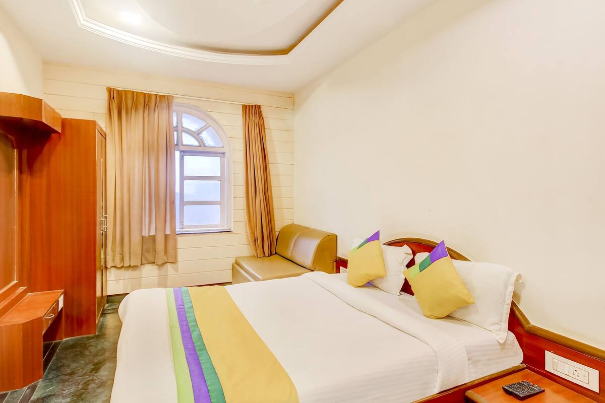 Standard Room | Blackout drapes, iron/ironing board, free WiFi, bed sheets