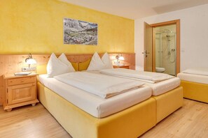 1 bedroom, travel crib, free WiFi