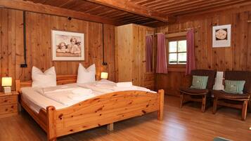 4 bedrooms, travel cot, free WiFi