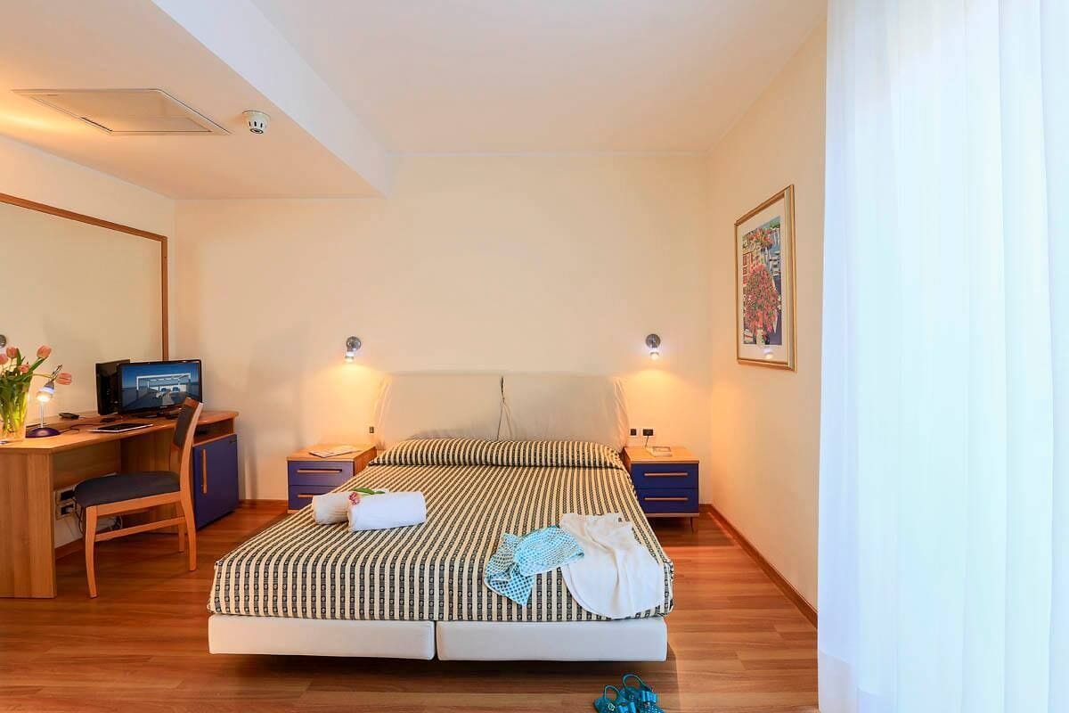 Classic-Doppelzimmer, Balkon, eingeschränkter Meerblick