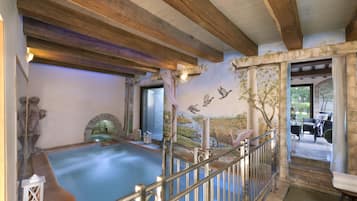 Indoor spa tub