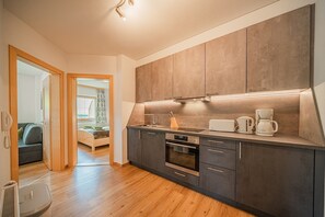 Frigorífic, forn, placa de cuina i rentaplats