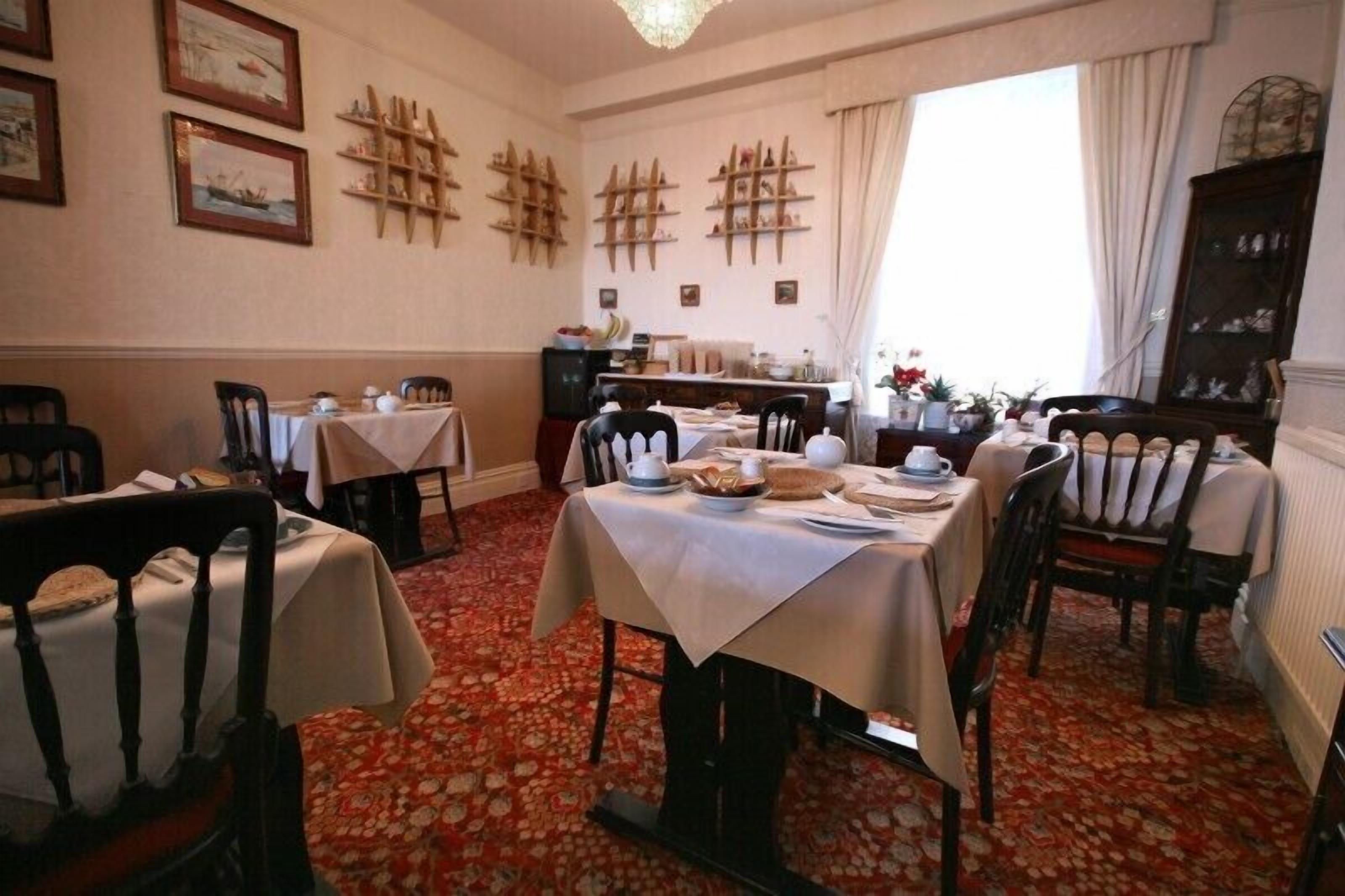 Free daily cooked-to-order breakfast