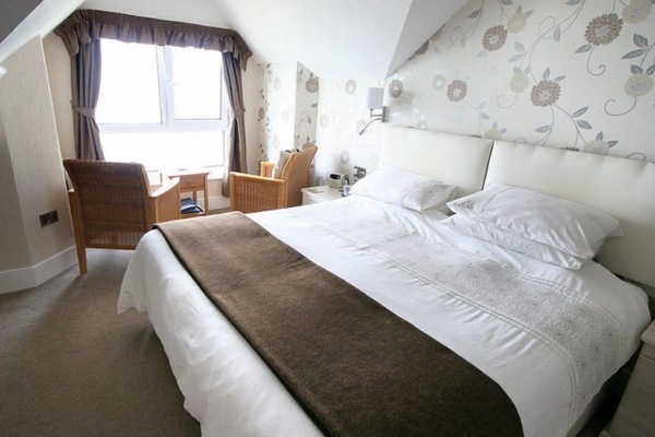 Premium Double or Twin Room, Sea View | Hypo-allergenic bedding available, laptop workspace, blackout drapes