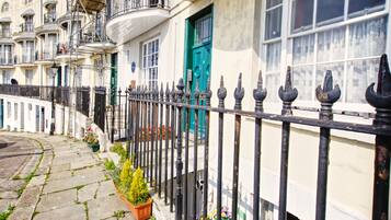 Apartment, 1 Bedroom | Street view