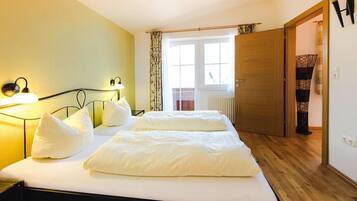 3 bedrooms, travel cot, free WiFi