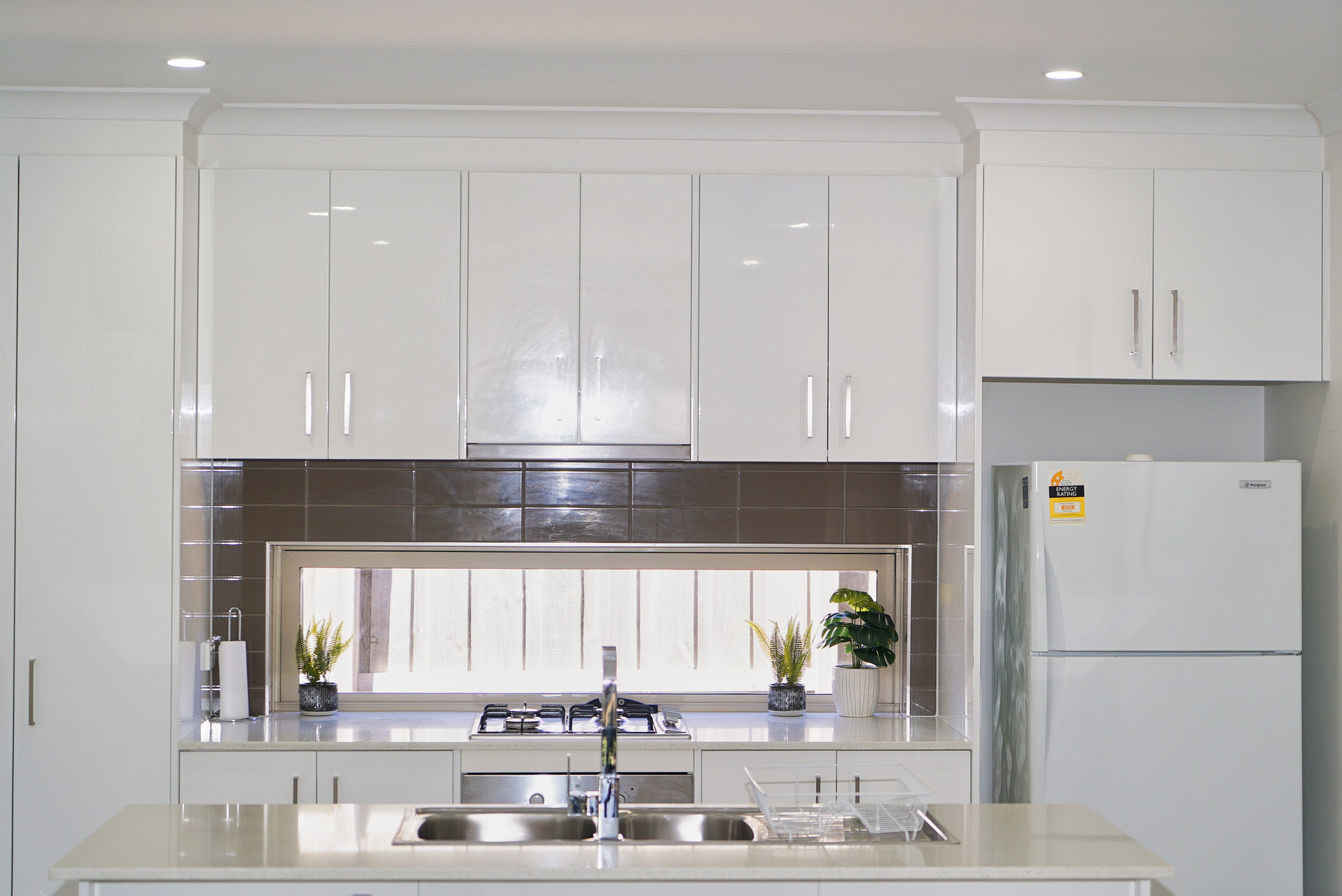 Brand new 2 BD UNIT IN DEER PARK VIC CLOSE TO DEER PARK TRAIN STATION- FWY- CITY