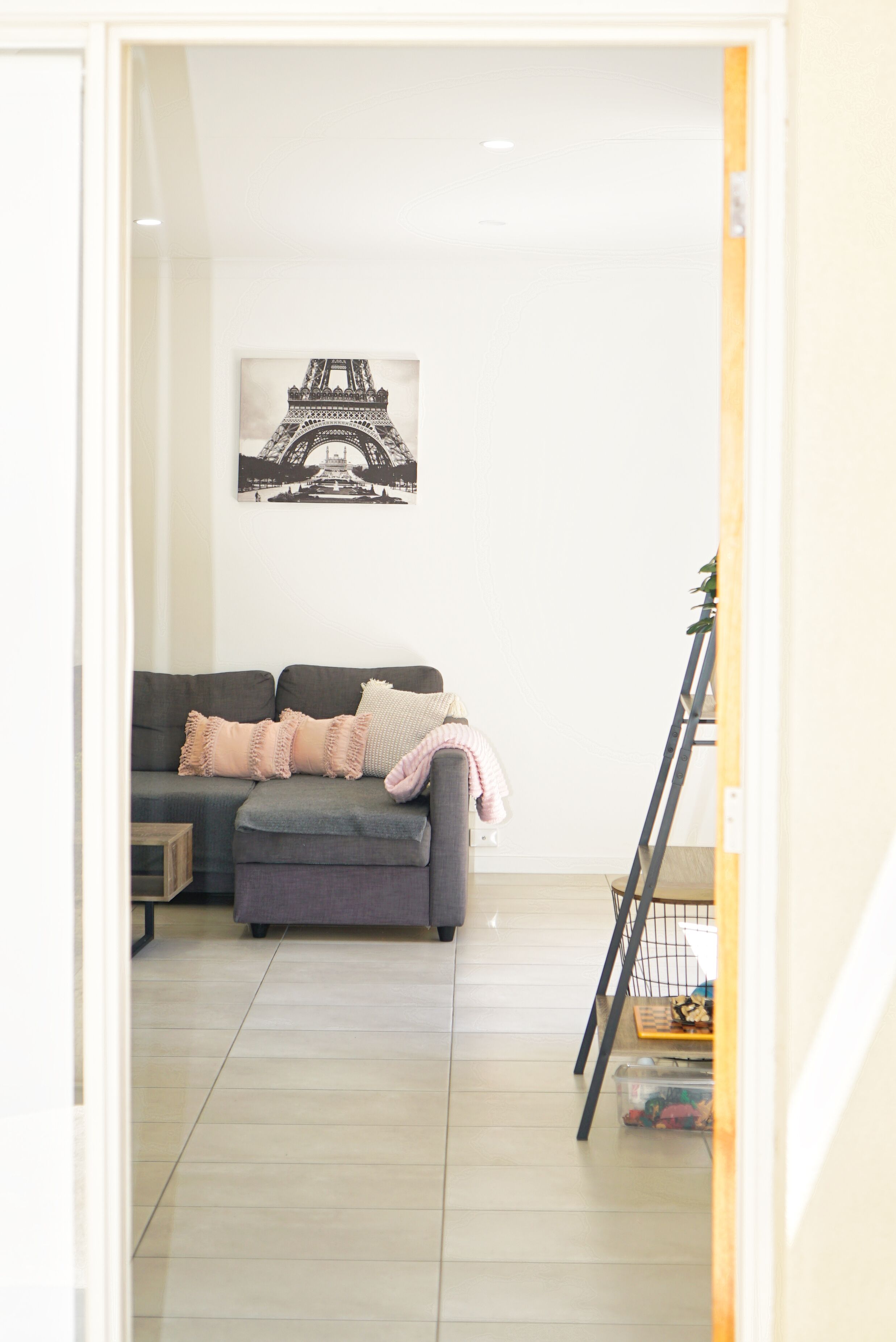 Brand new 2 BD UNIT IN DEER PARK VIC CLOSE TO DEER PARK TRAIN STATION- FWY- CITY