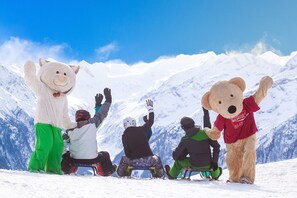 Unclassified image, 4 of 29, button