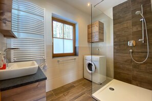 Douche, serviettes fournies