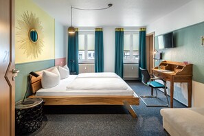 Doppelzimmer, 1 Queen-Bett, Nichtraucher | Allergikerbettwaren, individuell dekoriert, individuell eingerichtet