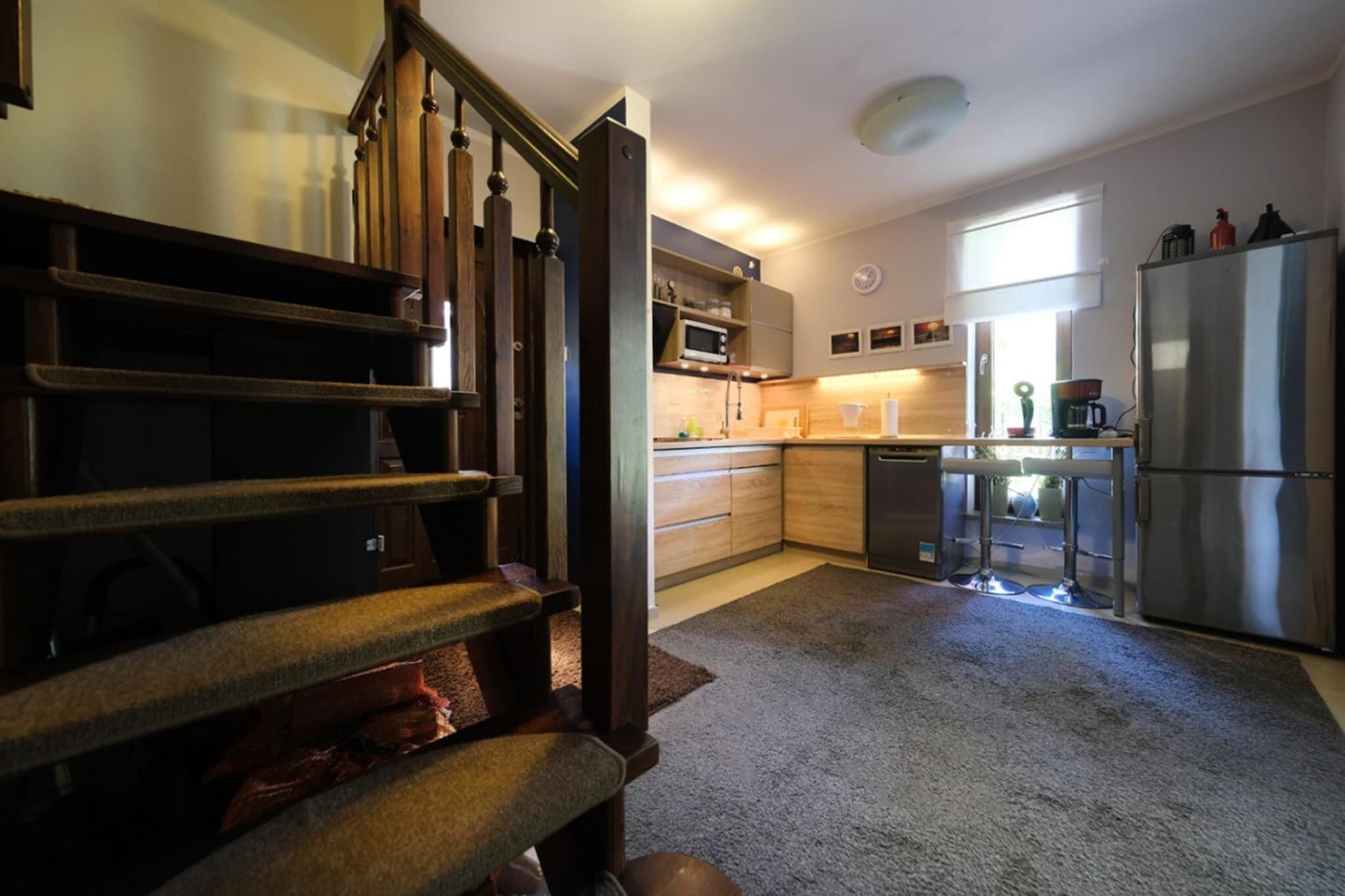 Réfrigérateur, micro-ondes, plaque de cuisson, lave-vaisselle