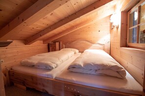 4 室のベッドルーム、WiFi (無料)