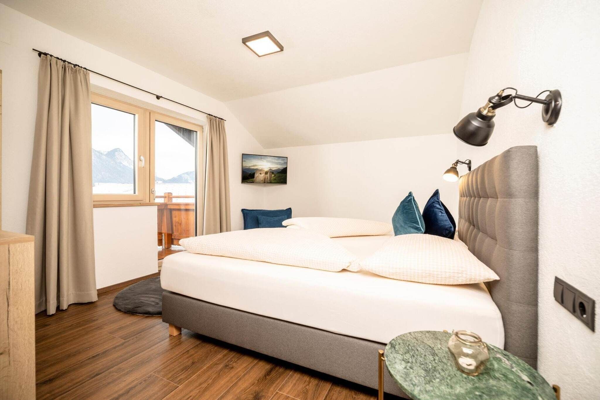 2 bedrooms, travel crib, free WiFi