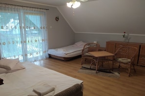 2 bedrooms, free WiFi - Holiday house with swimming pool in Morzyczyn (Morzyczyn)