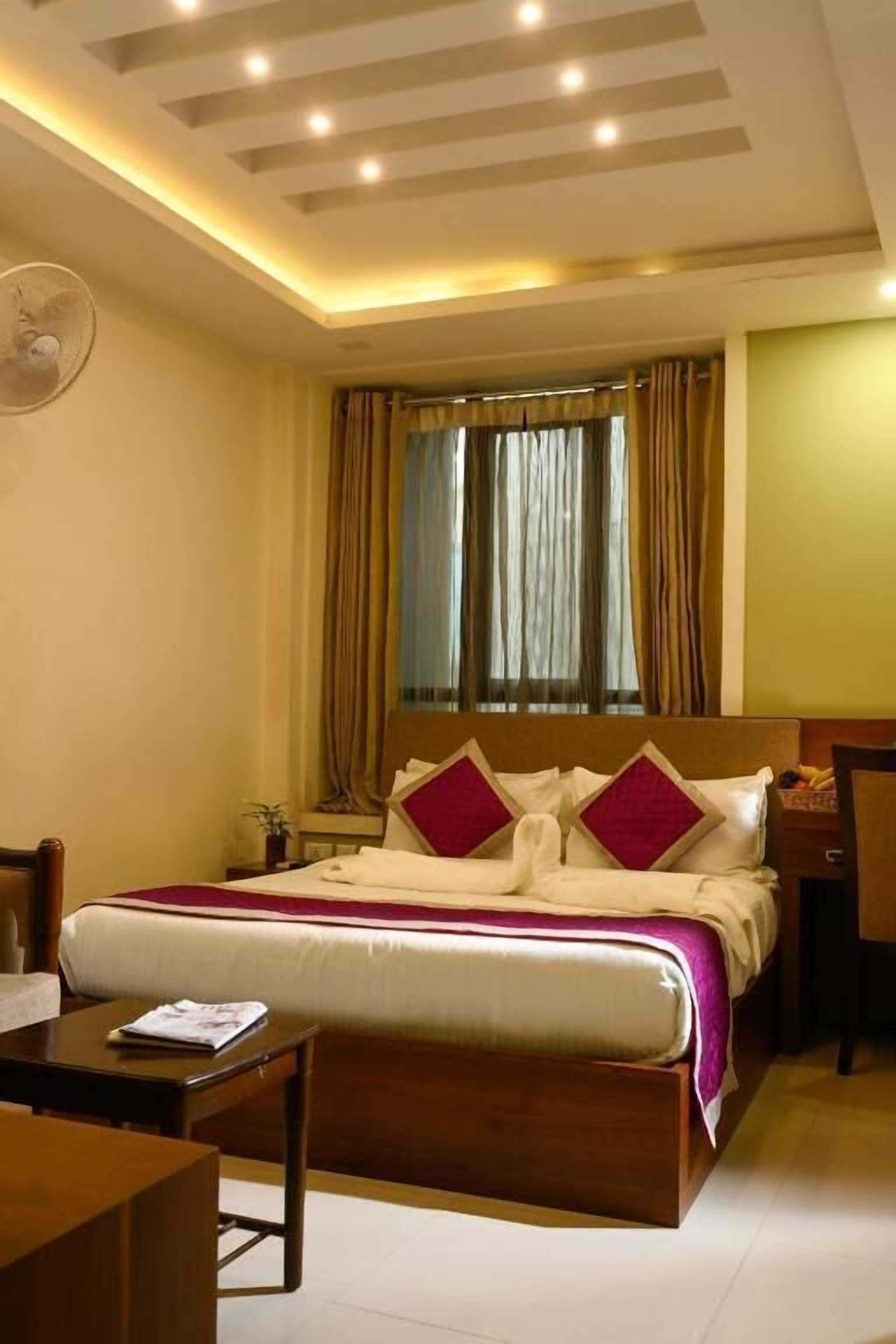 Premium bedding, individually furnished, iron/ironing board, free WiFi