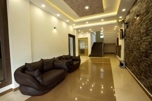 Khu tiếp khách ở sảnh