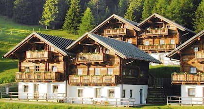Chalet am Zettersfeld mit Dolomitenblick