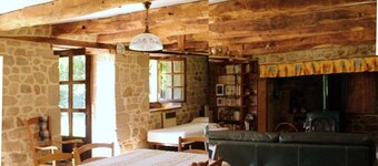 Corrézienne house located in the middle of nature (seasonal rental)