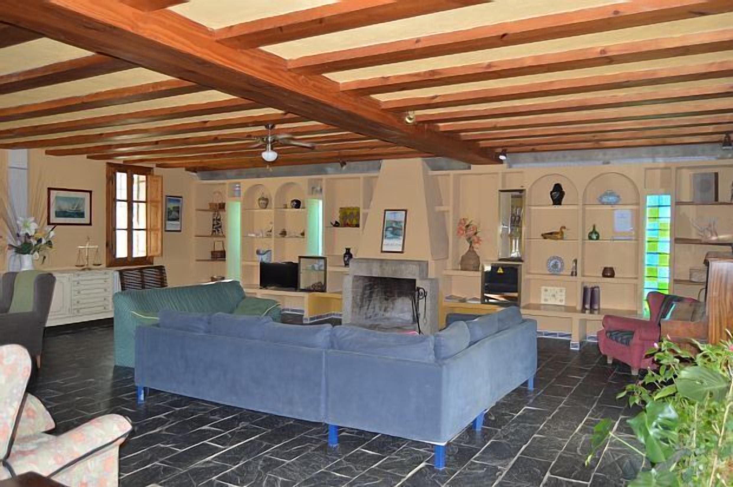 La Vallejera cottage for 12 people