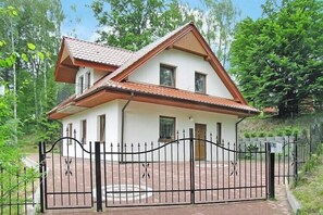 Exterior - Holiday Home in Kretowiny near Lake (Kretowiny)