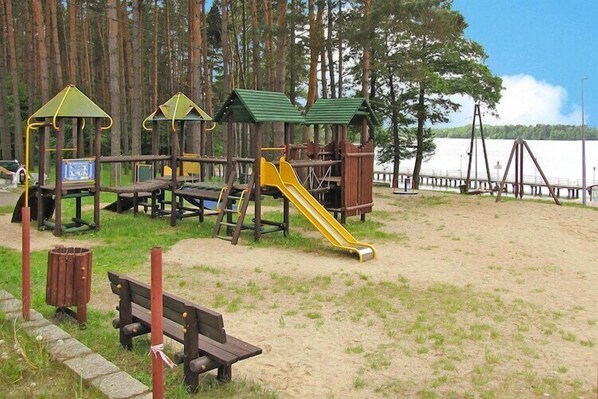 Children's area - Holiday Home in Kretowiny near Lake (Kretowiny)