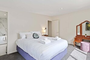 4 Schlafzimmer, Bügeleisen/Bügelbrett, WLAN, Bettwäsche