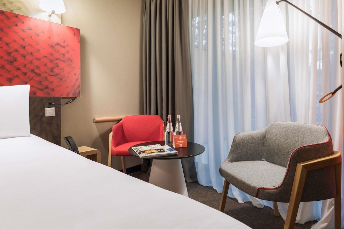 Superior Room, 1 Double Bed, Balcony | In-room safe, desk, blackout drapes, soundproofing