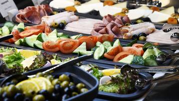 Bữa sáng buffet hàng ngày (35 GEL/mỗi người)