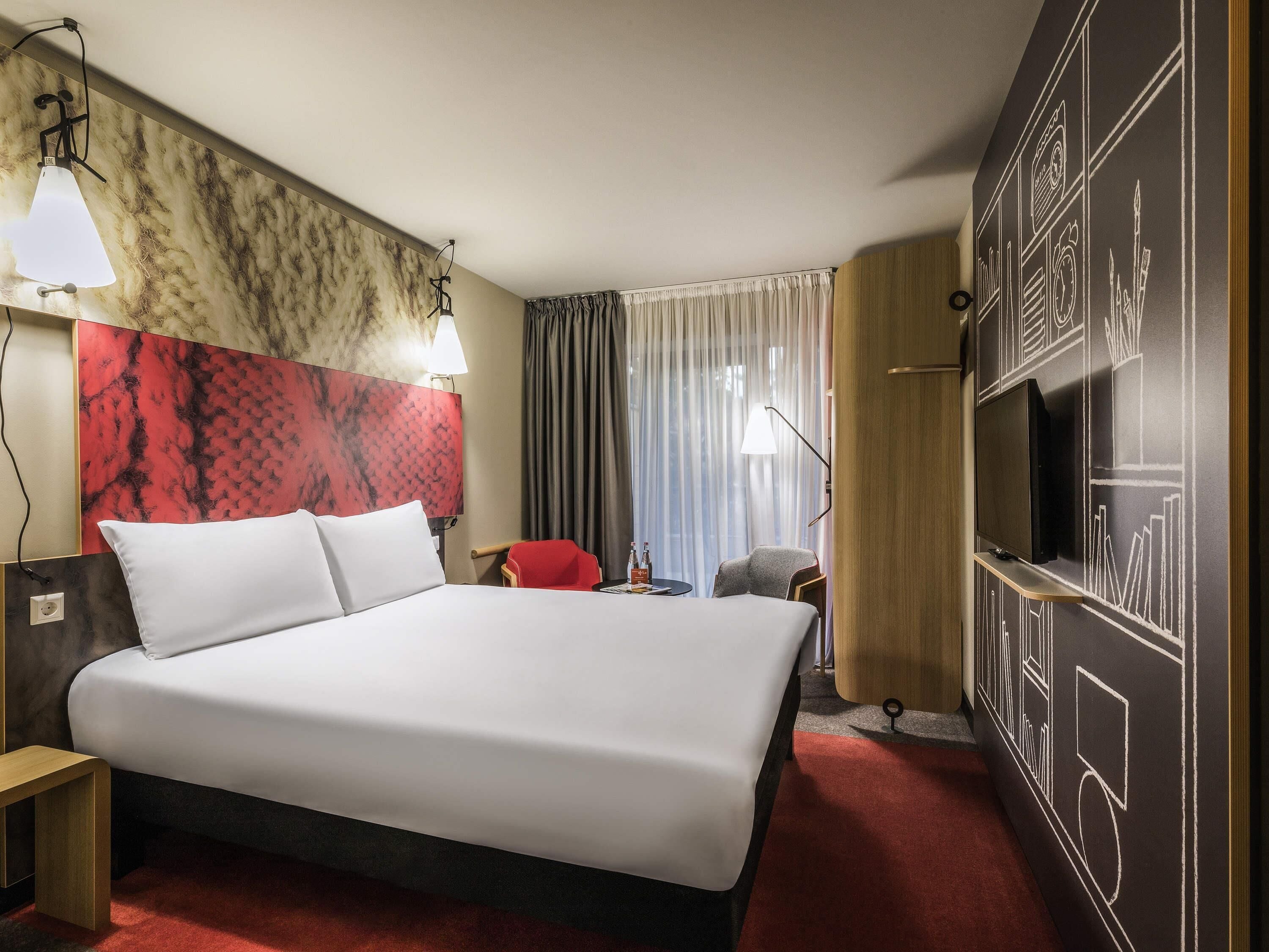 Superior Room, 1 Double Bed, Balcony | In-room safe, desk, blackout drapes, soundproofing
